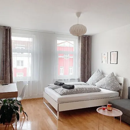 Modern & Cozy Leipzig-gohlis Homestay *